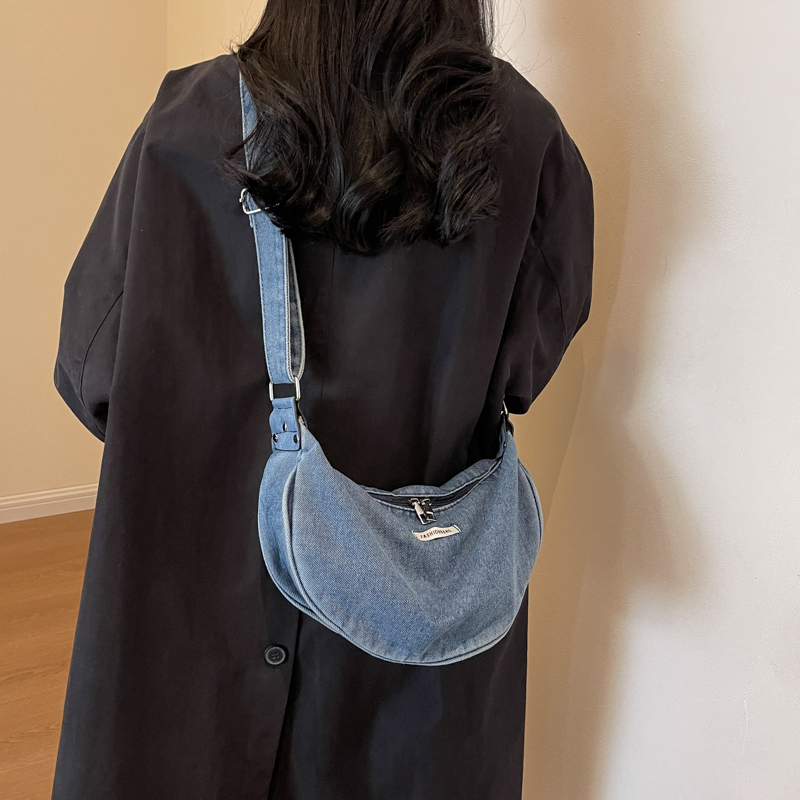 Women's Denim Solid Color Classic Style Square Zipper Shoulder Bag display picture 12