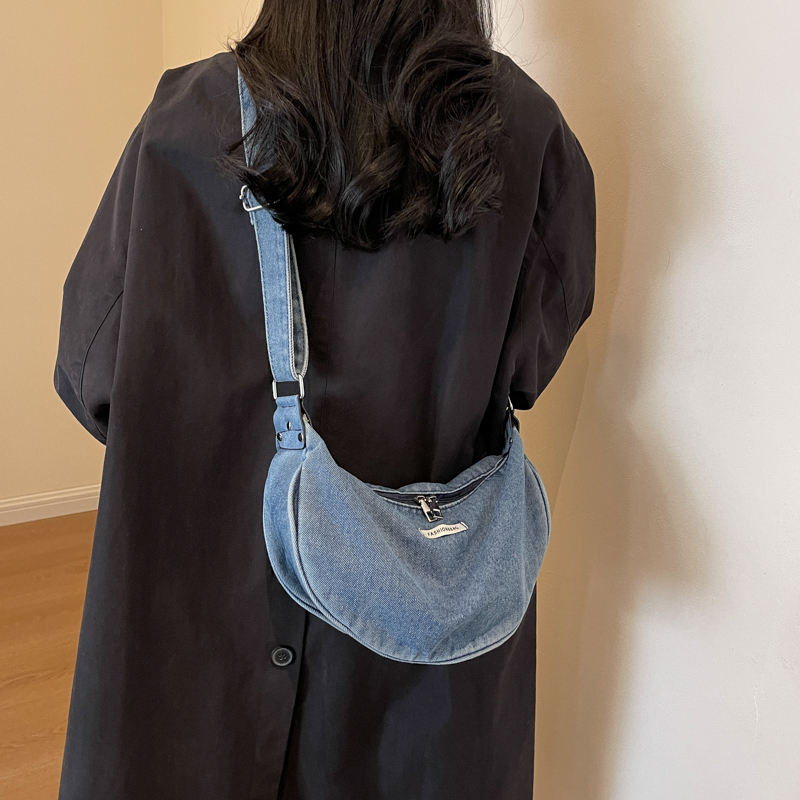 Women's Denim Solid Color Classic Style Square Zipper Shoulder Bag display picture 15