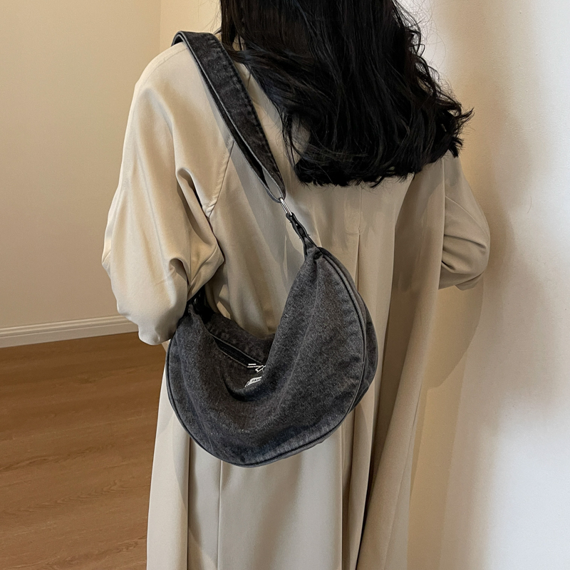 Women's Denim Solid Color Classic Style Square Zipper Shoulder Bag display picture 23
