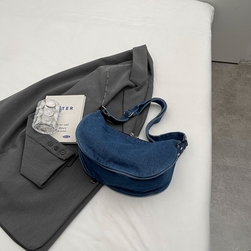 Women's Denim Solid Color Classic Style Square Zipper Shoulder Bag display picture 24