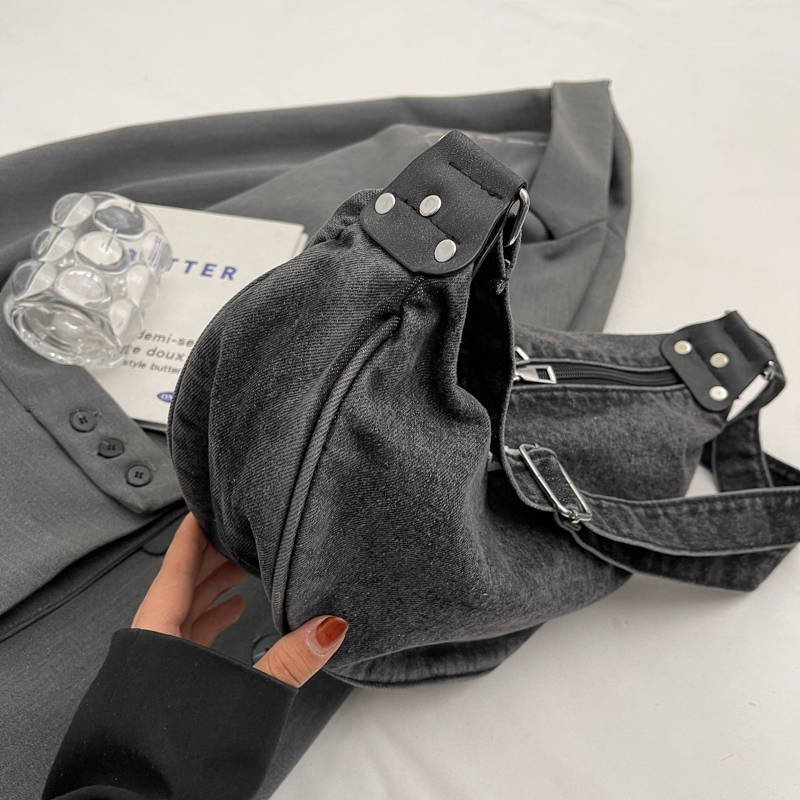 Women's Denim Solid Color Classic Style Square Zipper Shoulder Bag display picture 16