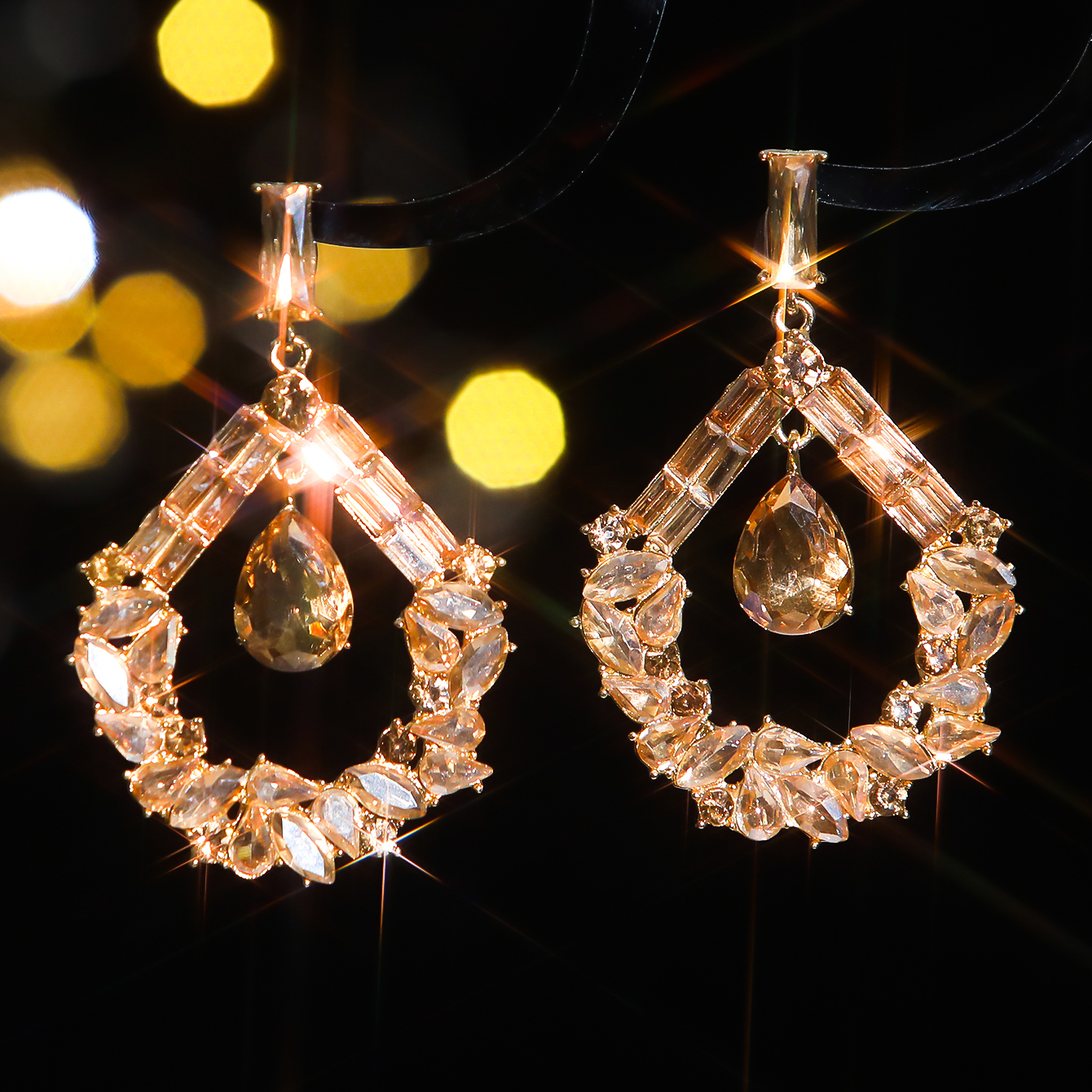 1 Pair Elegant Luxurious Geometric Water Droplets Plating Inlay Alloy Rhinestones Zircon Silver Plated Drop Earrings display picture 6