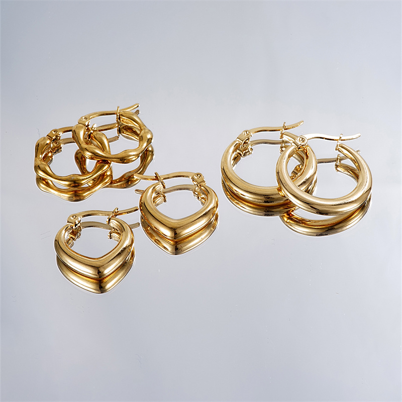 1 Pair Casual Simple Style Geometric Irregular 304 Stainless Steel K Gold Plated Hoop Earrings display picture 4