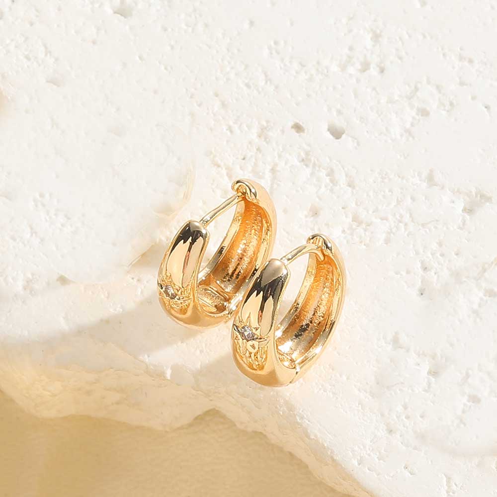 1 Pair Simple Style Round Copper Zircon 14k Gold Plated Hoop Earrings display picture 3