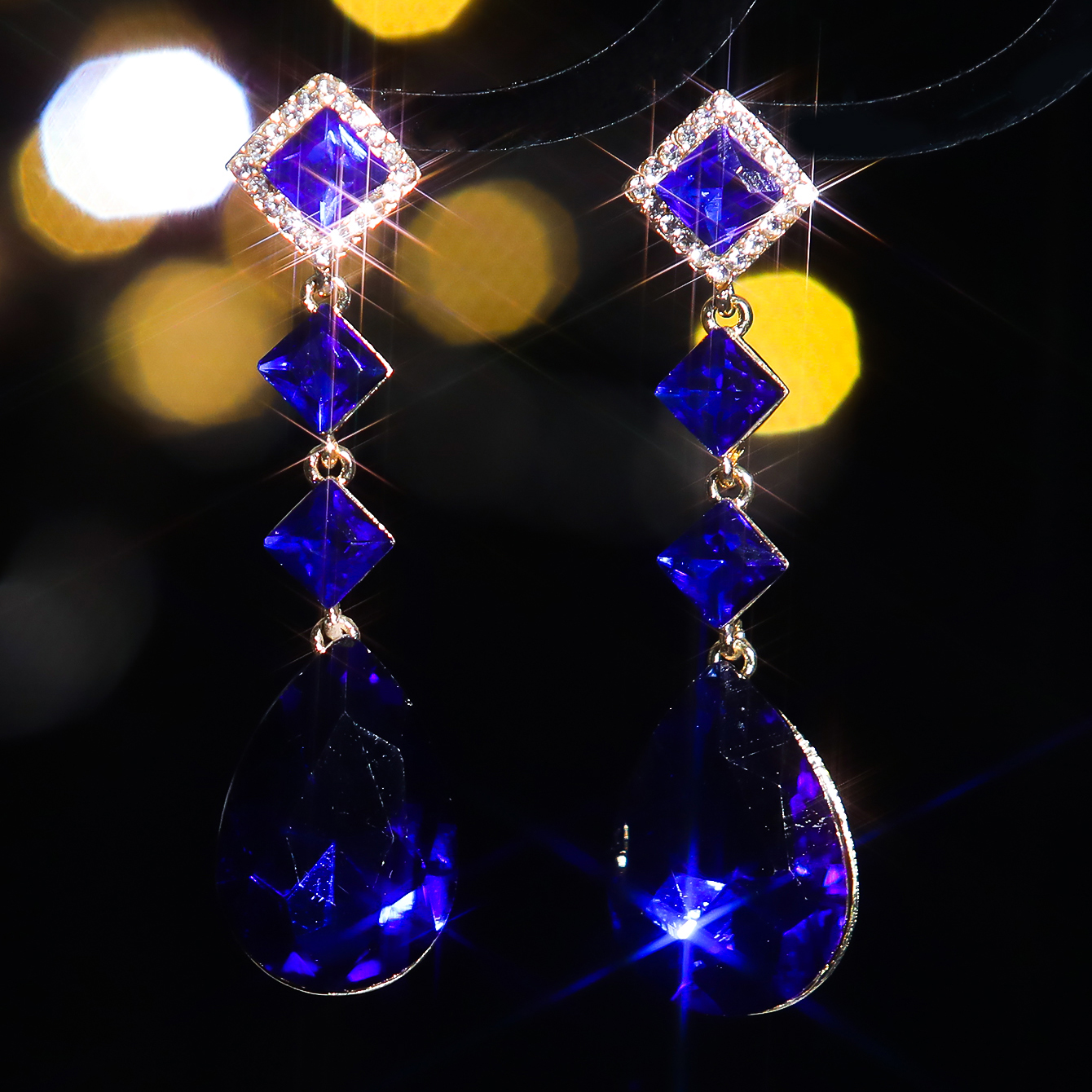 1 Pair Elegant Luxurious Water Droplets Rhombus Plating Inlay Alloy Rhinestones Zircon Silver Plated Drop Earrings display picture 2