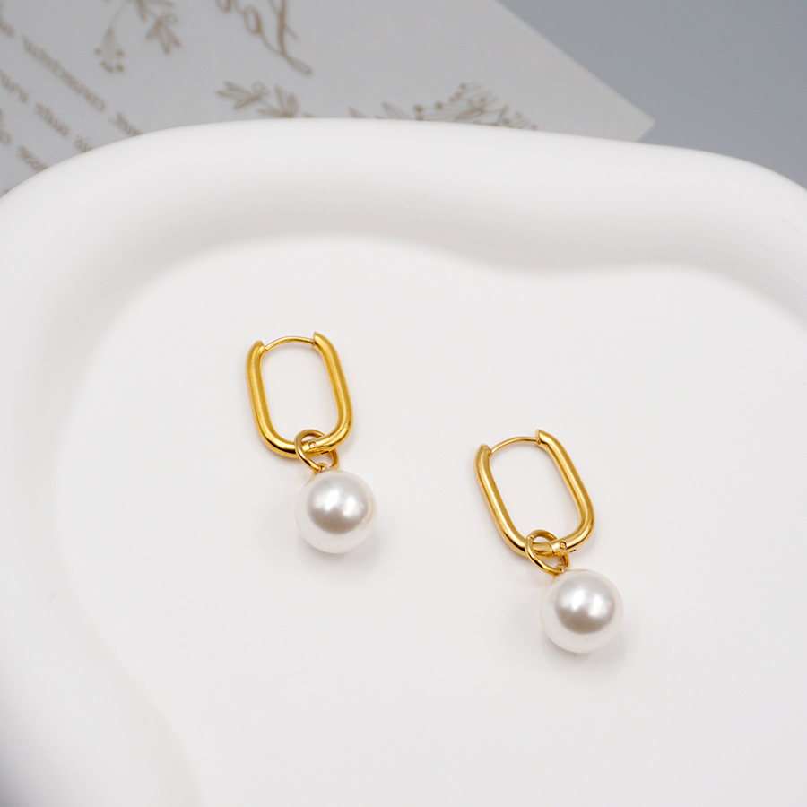 1 Pair Retro Round 304 Stainless Steel Imitation Pearl Titanium Steel Pearl Gold Plated Drop Earrings display picture 3