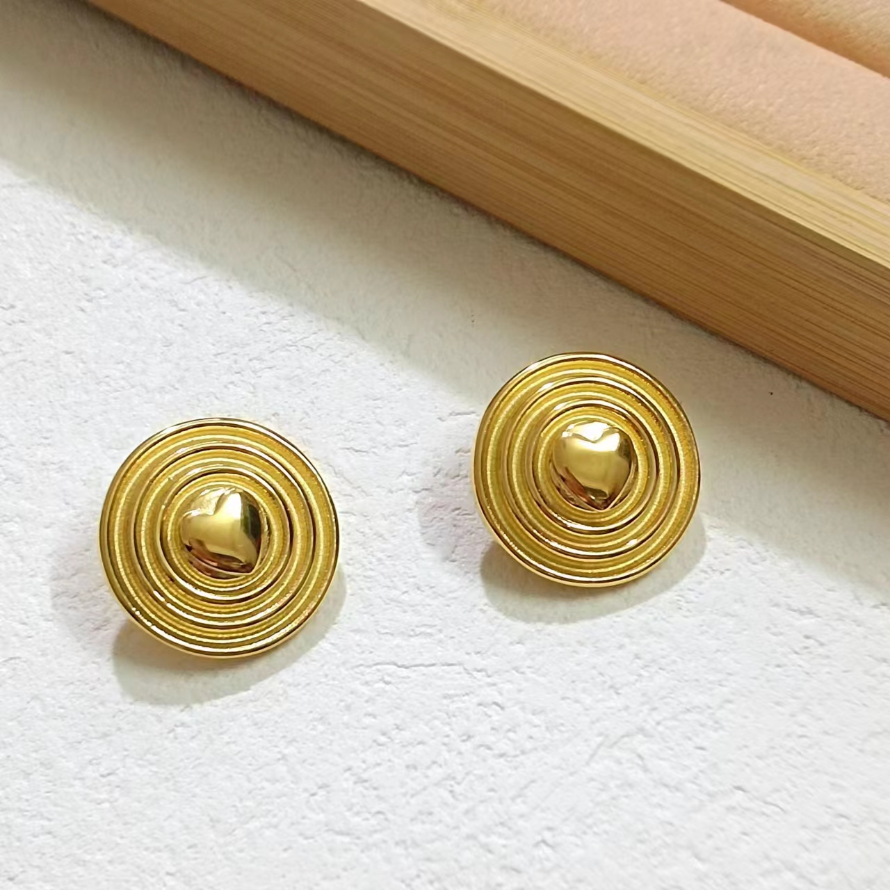 1 Pair Simple Style Circle Stainless Steel 18k Gold Plated Ear Studs display picture 3