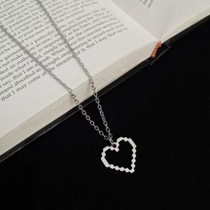 Simple Style Heart Shape Alloy Unisex Pendant Necklace display picture 1