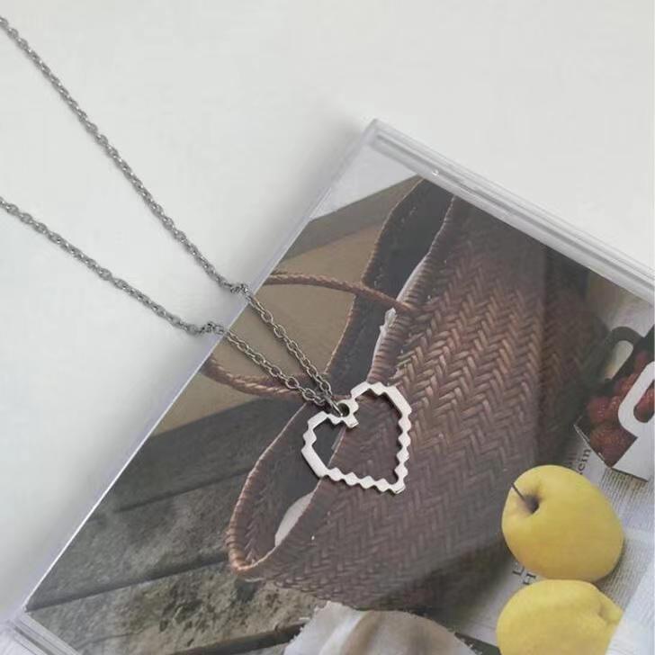 Simple Style Heart Shape Alloy Unisex Pendant Necklace display picture 4