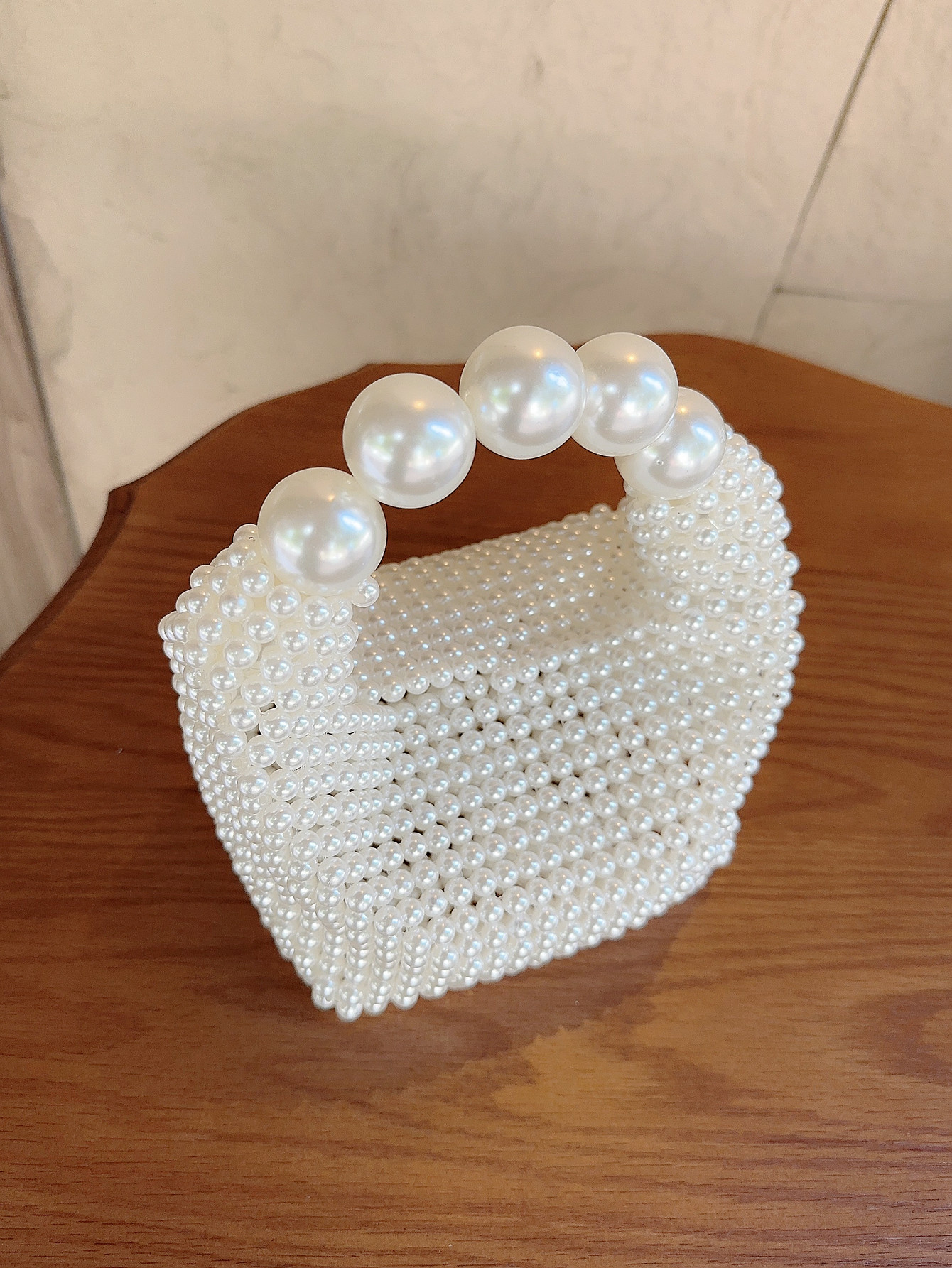 Women's Polyester Solid Color Elegant Classic Style Pearls Zipper Handbag display picture 1