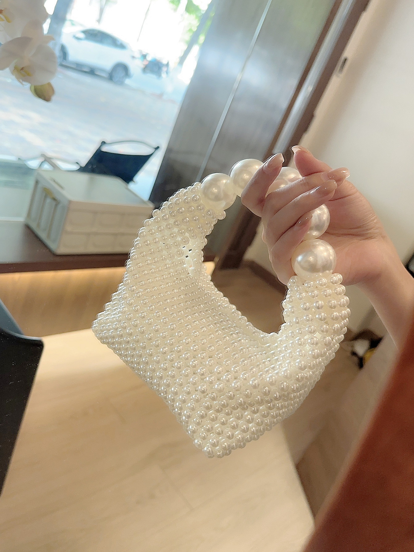 Women's Polyester Solid Color Elegant Classic Style Pearls Zipper Handbag display picture 6