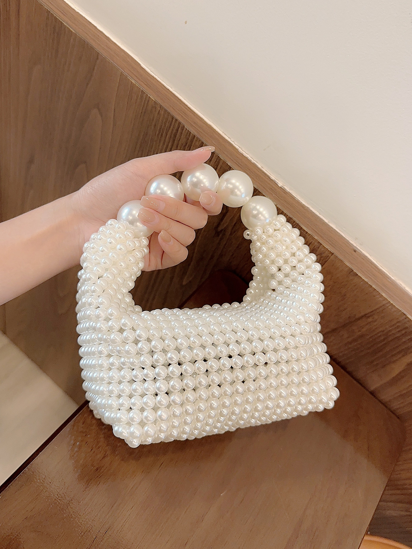 Women's Polyester Solid Color Elegant Classic Style Pearls Zipper Handbag display picture 7