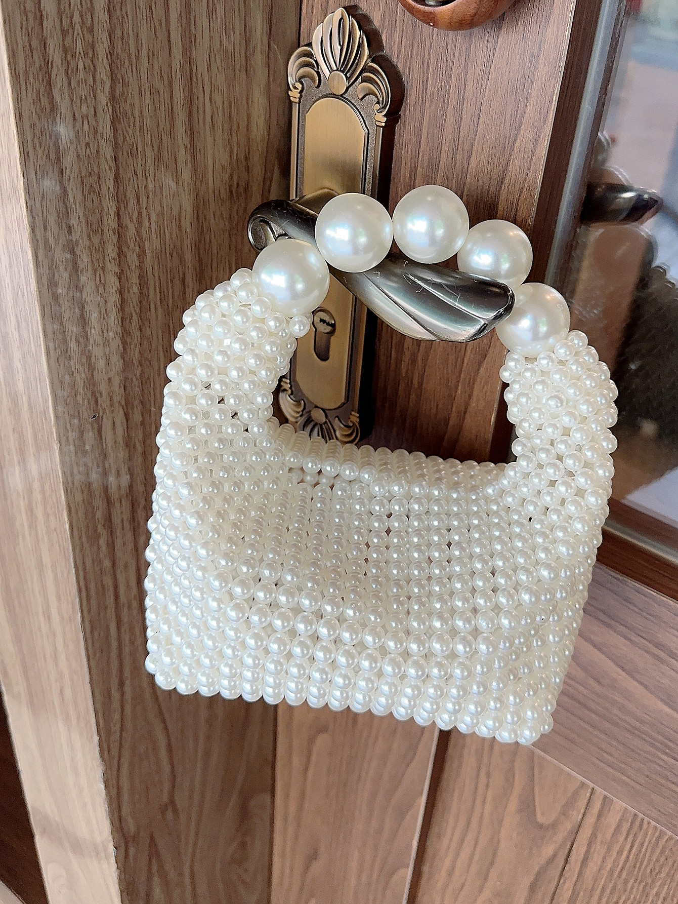 Women's Polyester Solid Color Elegant Classic Style Pearls Zipper Handbag display picture 5