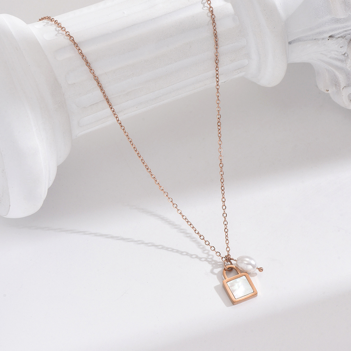 Stainless Steel 14K Gold Plated Rose Gold Plated IG Style Simple Style Plating Inlay Lock Artificial Pearls Shell Pendant Necklace display picture 3