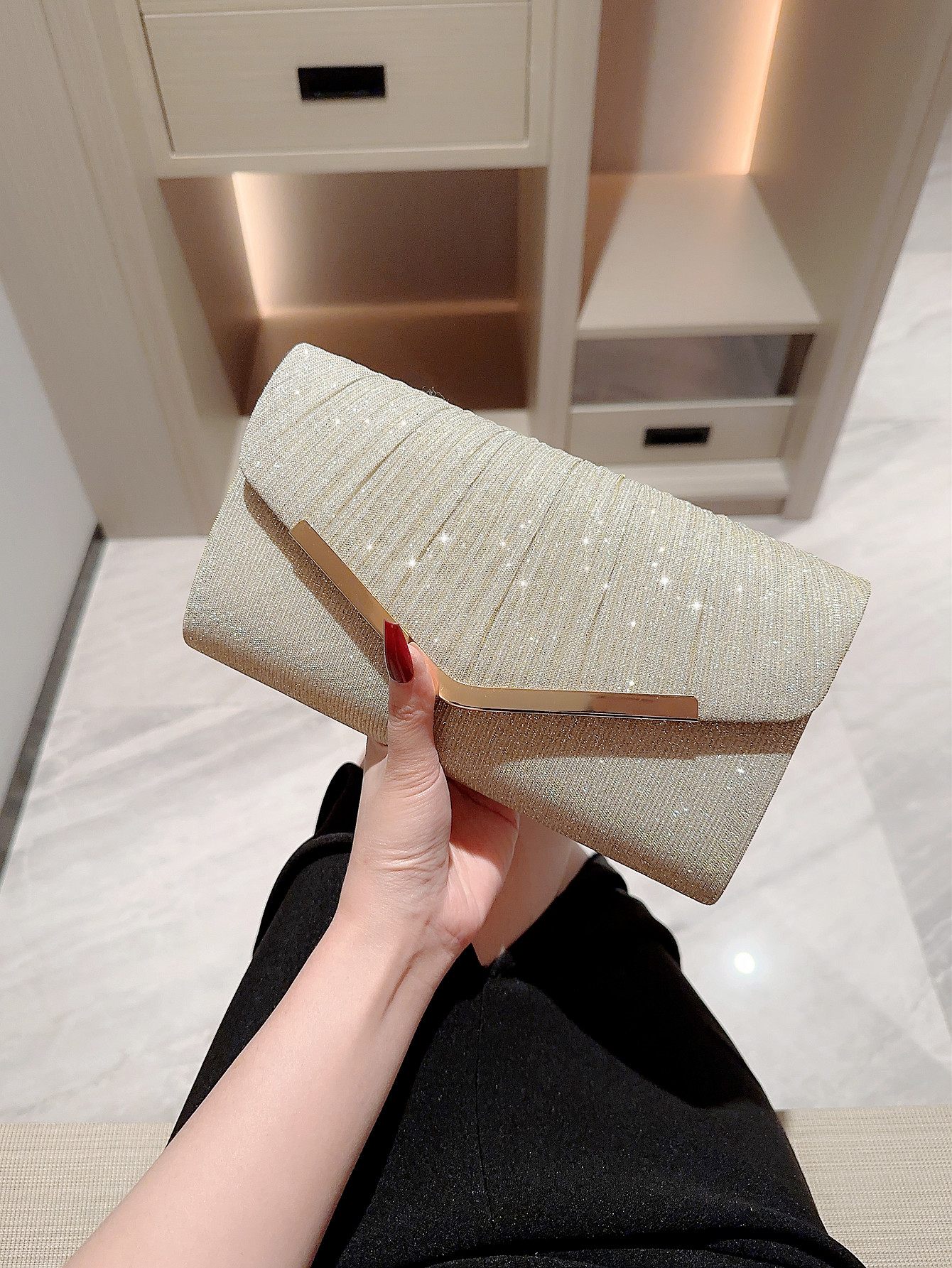 Gold Silver Polyester Metal Solid Color Square Evening Bags display picture 1