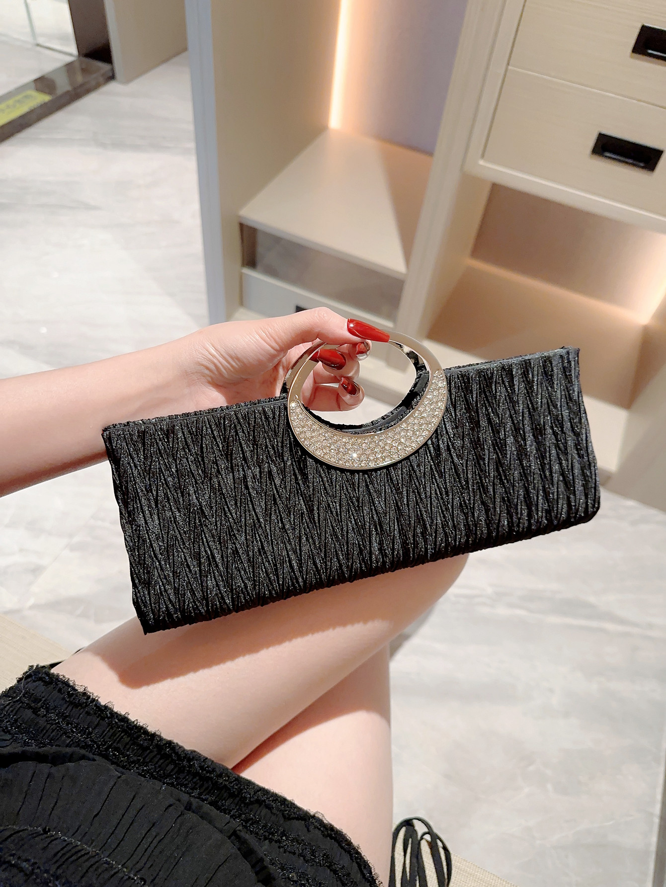 Women's Polyester Solid Color Elegant Square Hidden Buckle Evening Bag display picture 5