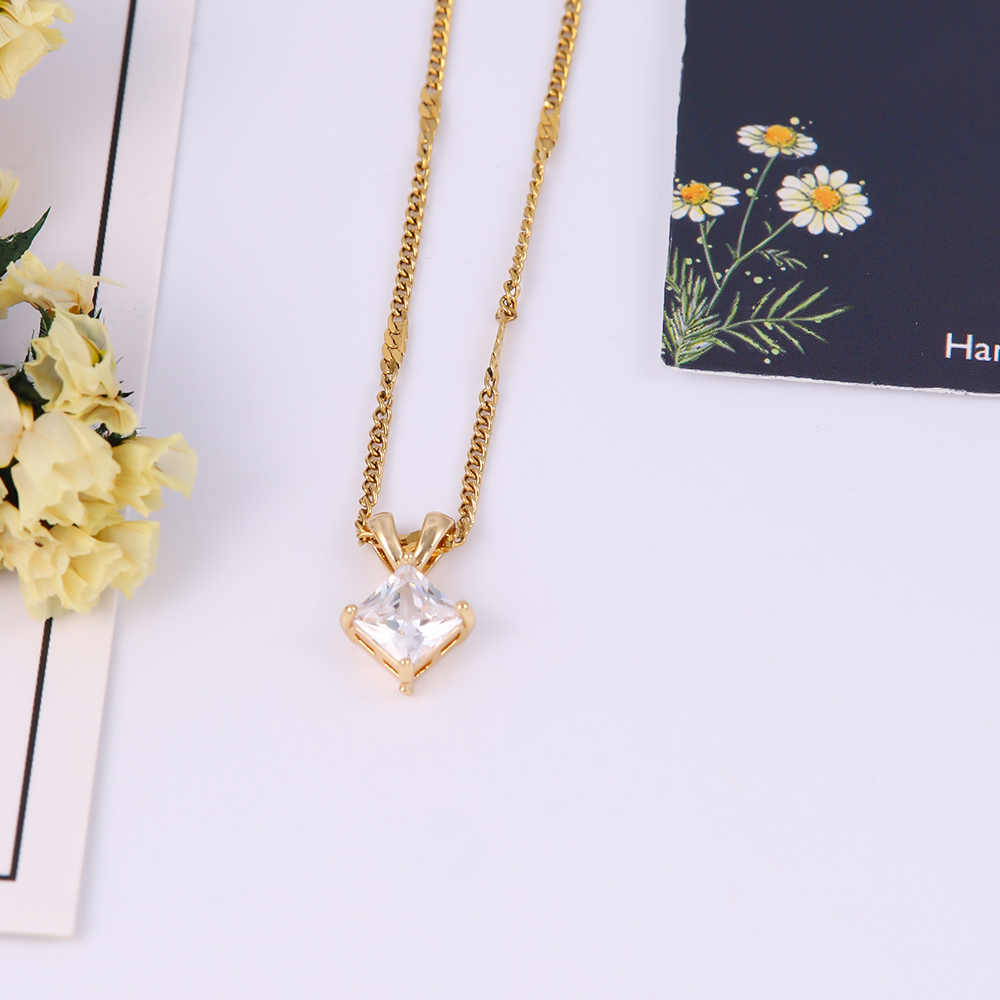 Elegant Simple Style Shiny Round Square Stainless Steel Copper Plating Inlay Zircon 18k Gold Plated Pendant Necklace display picture 10