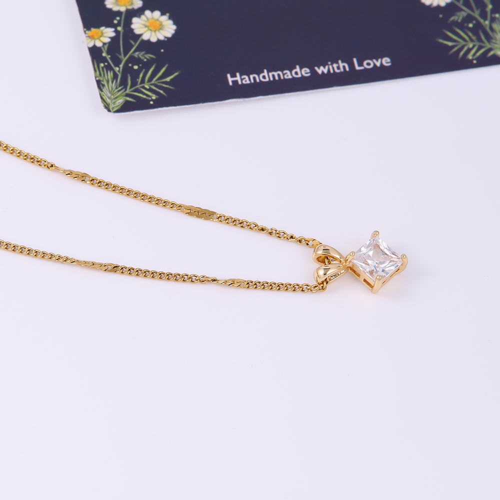 Elegant Simple Style Shiny Round Square Stainless Steel Copper Plating Inlay Zircon 18k Gold Plated Pendant Necklace display picture 7