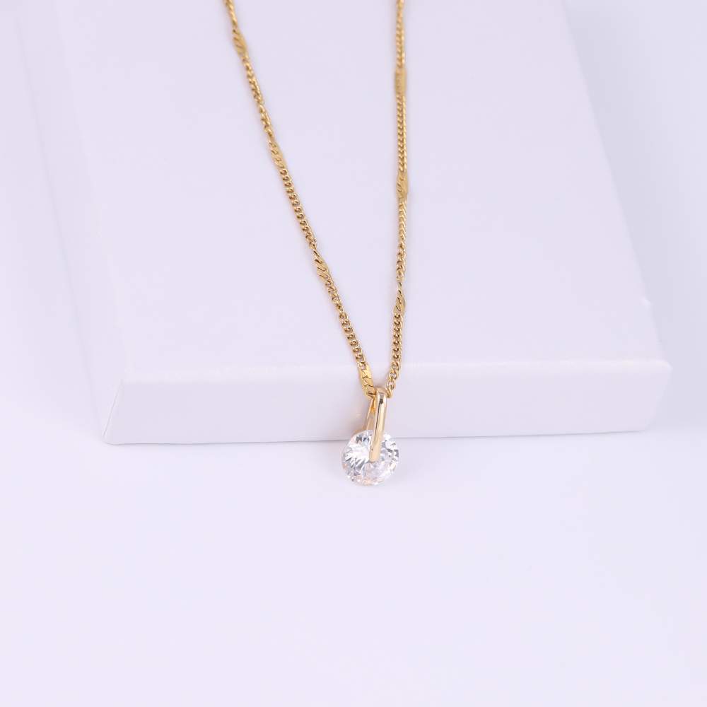 Elegant Simple Style Shiny Round Square Stainless Steel Copper Plating Inlay Zircon 18k Gold Plated Pendant Necklace display picture 2