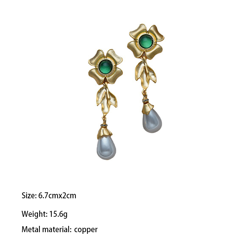 1 Pair Elegant Retro Flower Plating Inlay Copper Artificial Gemstones 18k Gold Plated Drop Earrings display picture 5