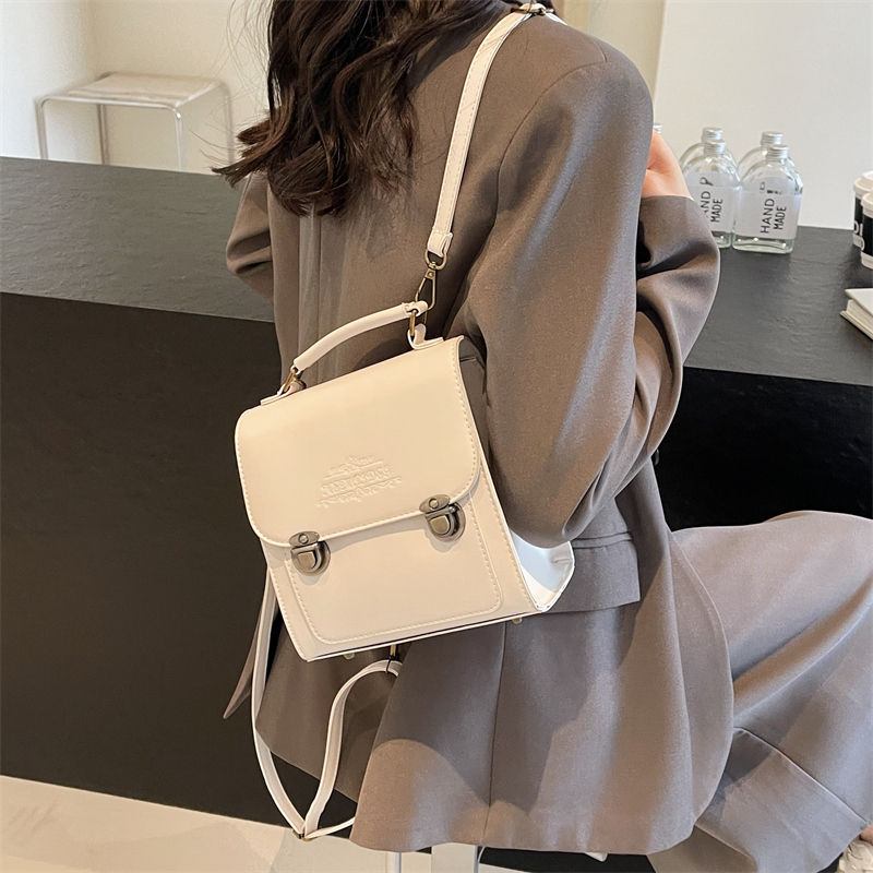 Women's Pu Leather Solid Color Vintage Style Square Flip Cover Fashion Backpack display picture 5