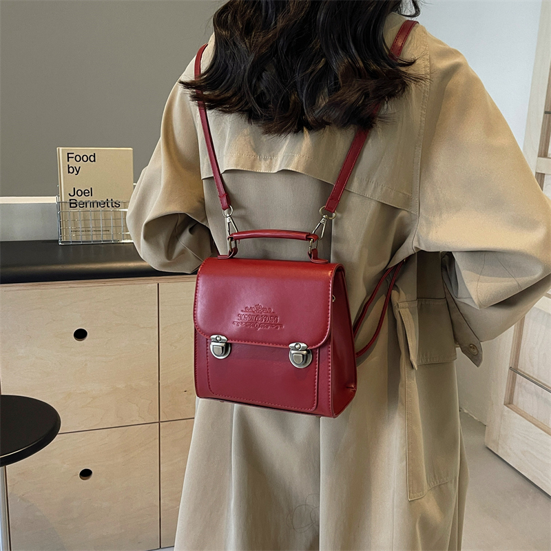 Women's Pu Leather Solid Color Vintage Style Square Flip Cover Fashion Backpack display picture 9