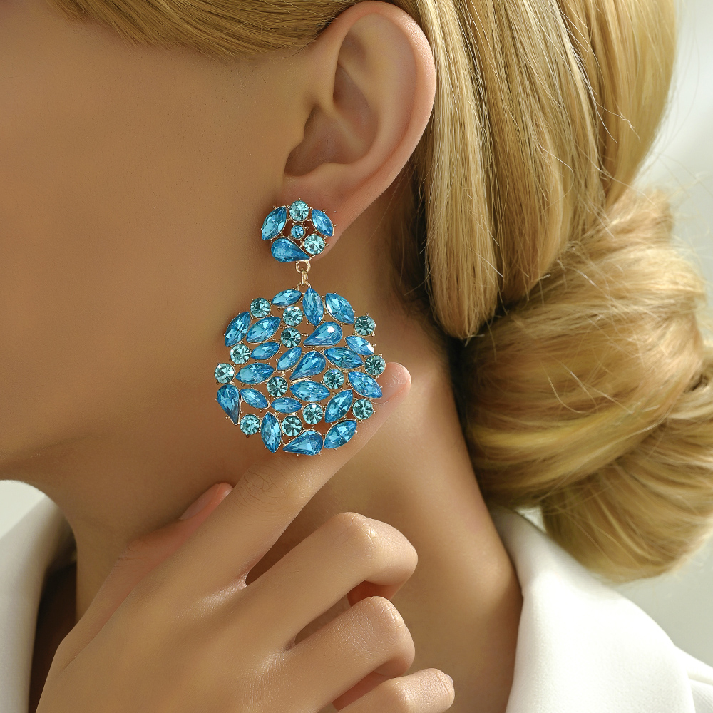 1 Pair Elegant Luxurious Geometric Plating Hollow Out Inlay Zinc Alloy Rhinestones Drop Earrings display picture 3
