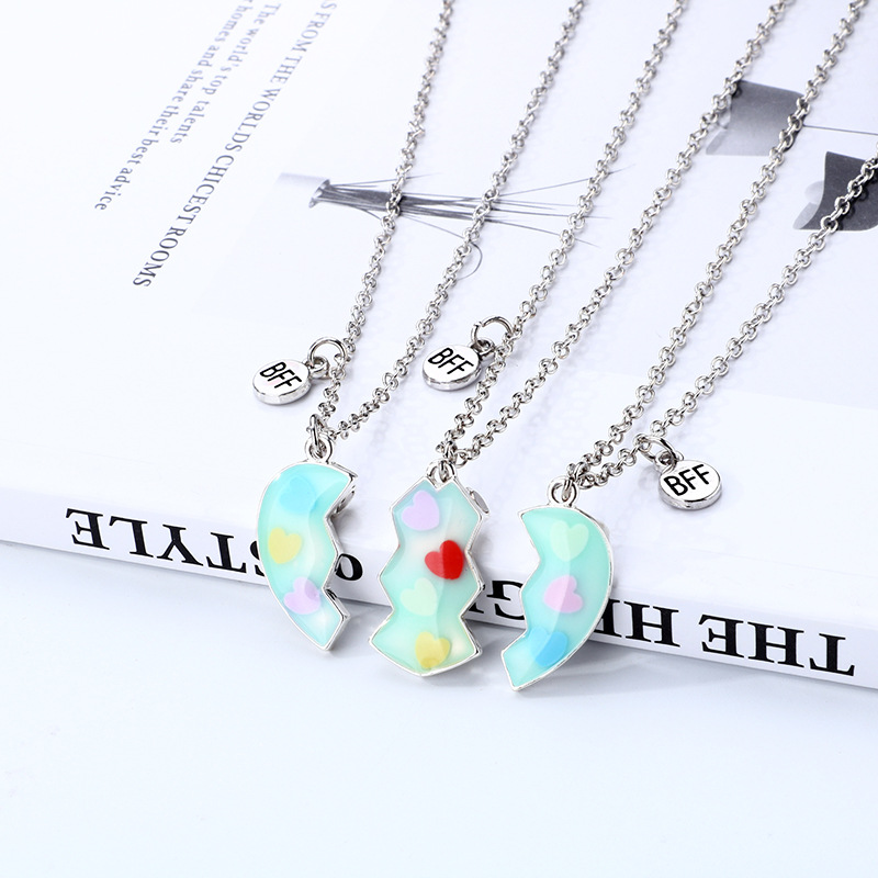 Wholesale Jewelry Casual Cute Heart Shape Smiley Face Alloy Appliques Pendant Necklace display picture 3