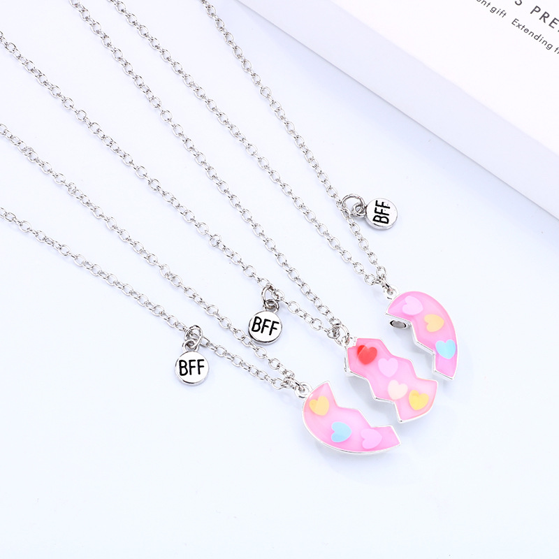 Wholesale Jewelry Casual Cute Heart Shape Smiley Face Alloy Appliques Pendant Necklace display picture 4