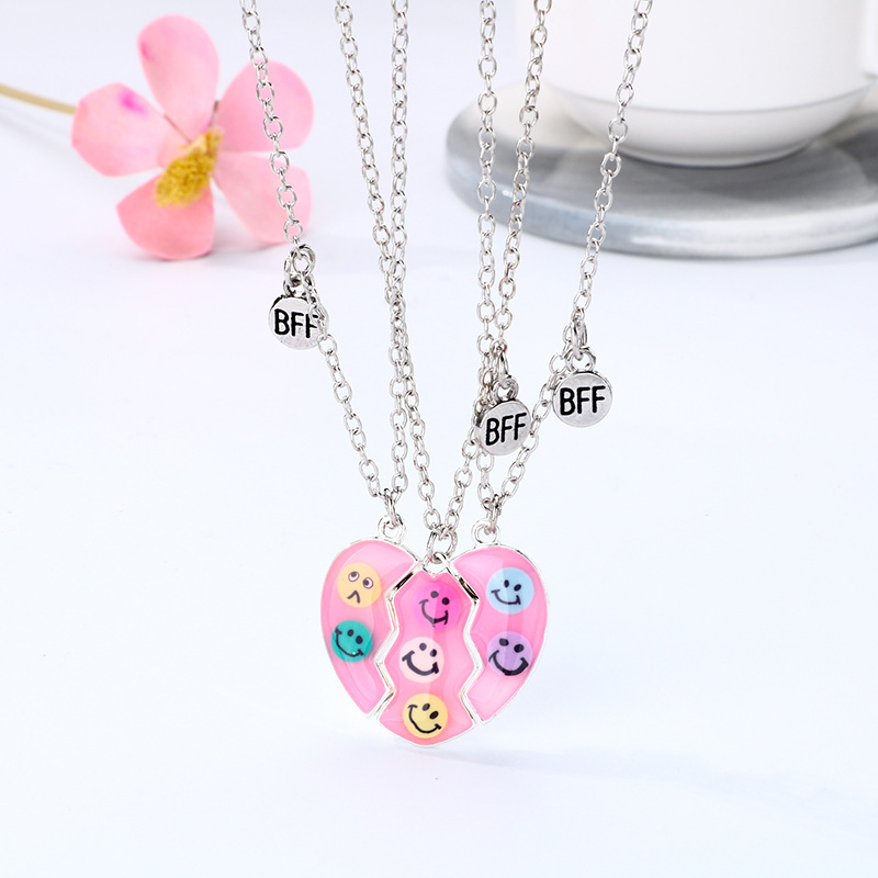 Bijoux En Gros Décontractée Mignon Forme De Cœur Smiley Alliage Appliques Pendentif display picture 10