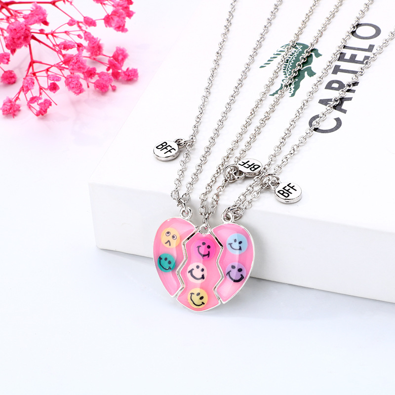 Wholesale Jewelry Casual Cute Heart Shape Smiley Face Alloy Appliques Pendant Necklace display picture 11