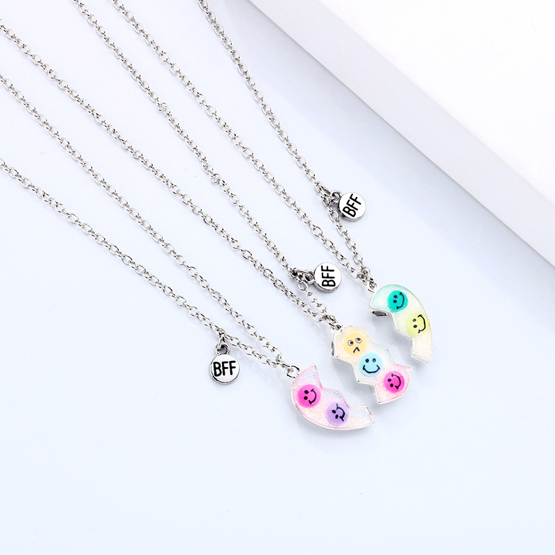 Wholesale Jewelry Casual Cute Heart Shape Smiley Face Alloy Appliques Pendant Necklace display picture 13