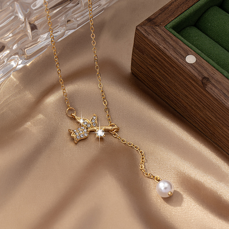 Elegant Einfacher Stil Rose Zinklegierung Perle Frau Halskette Mit Anhänger display picture 4