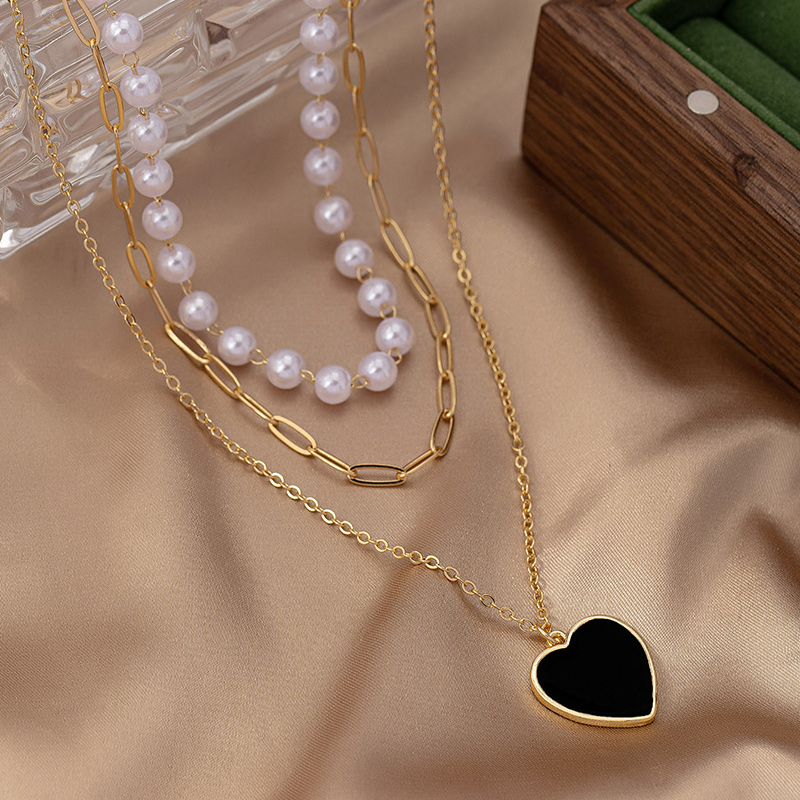 Elegant Heart Shape Plastic Zinc Alloy Women's Pendant Necklace display picture 4