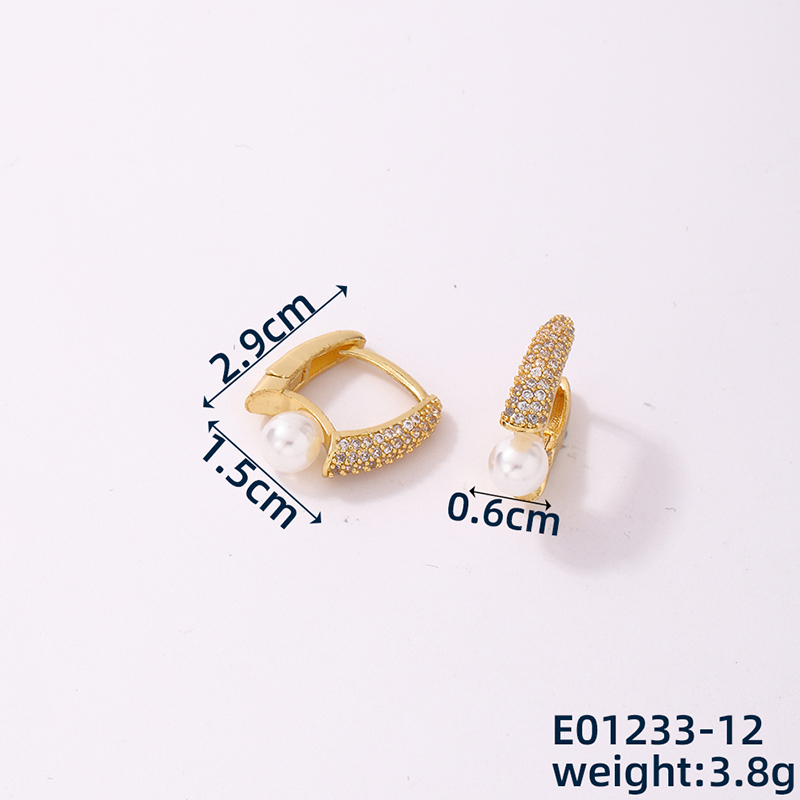 1 Stück Einfacher Stil Blume Kupfer Perle Zirkon K Vergoldet Reif Ohrringe display picture 4