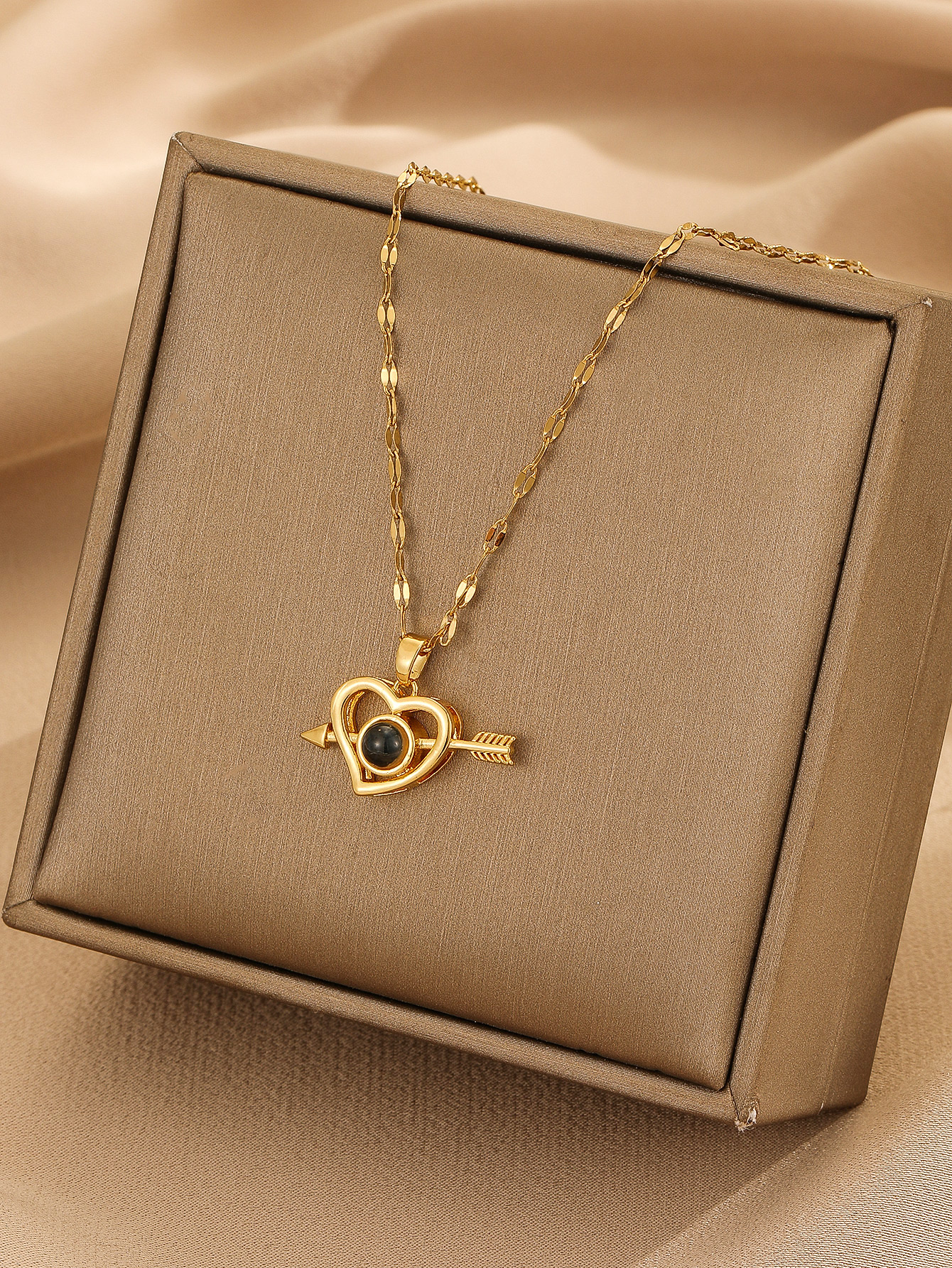 Einfacher Stil Herzform Kupfer 18 Karat Vergoldet Halskette Mit Anhänger display picture 1