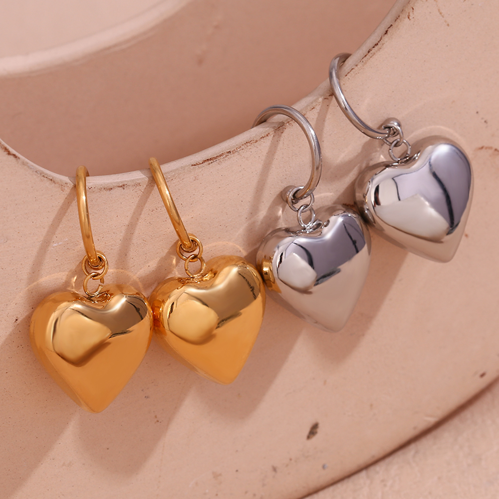 1 Pair Simple Style Heart Shape Plating Stainless Steel 18k Gold Plated Drop Earrings display picture 1