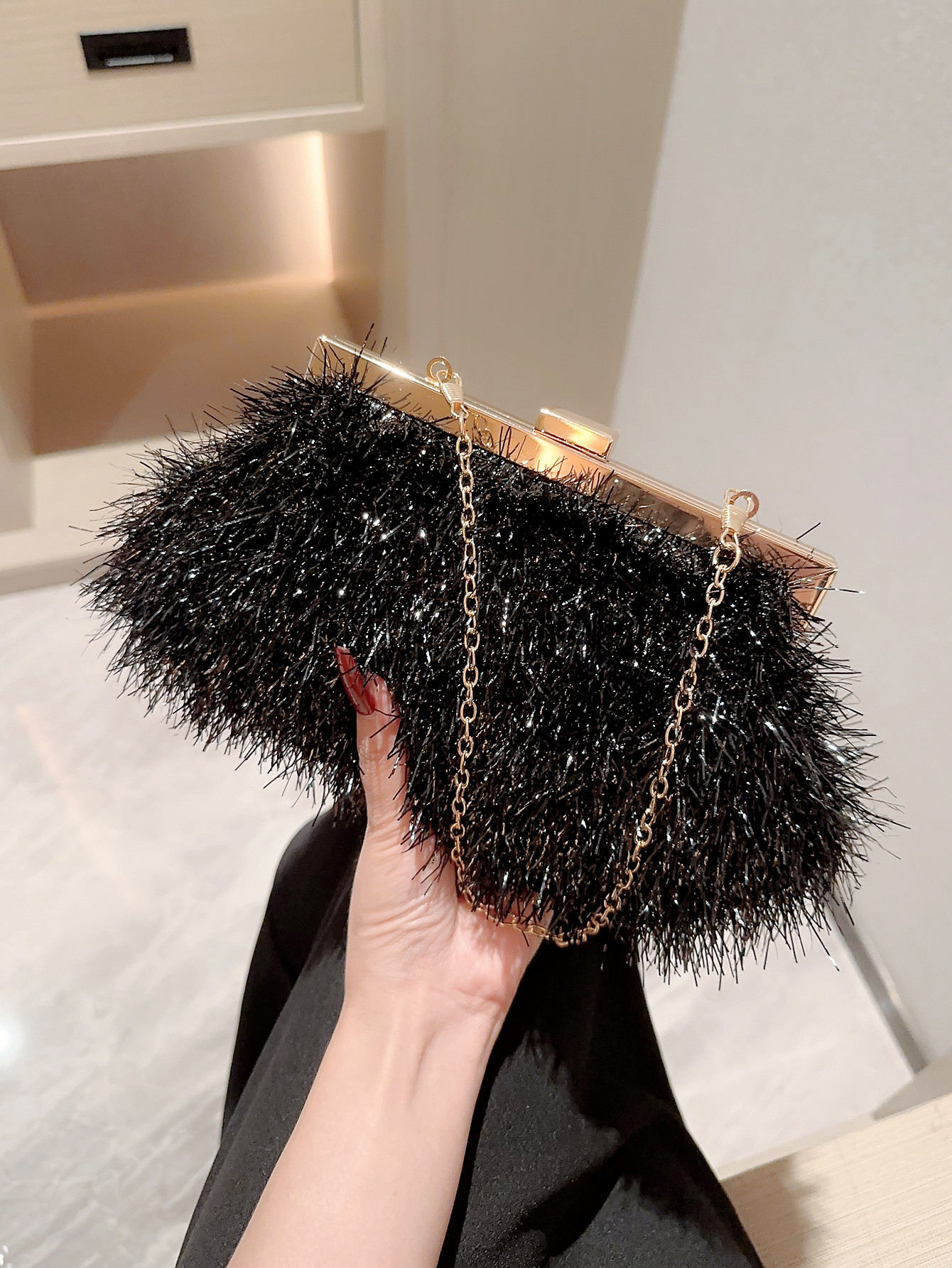 Black Pu Leather Solid Color Sequins Square Tassel Evening Bags display picture 3