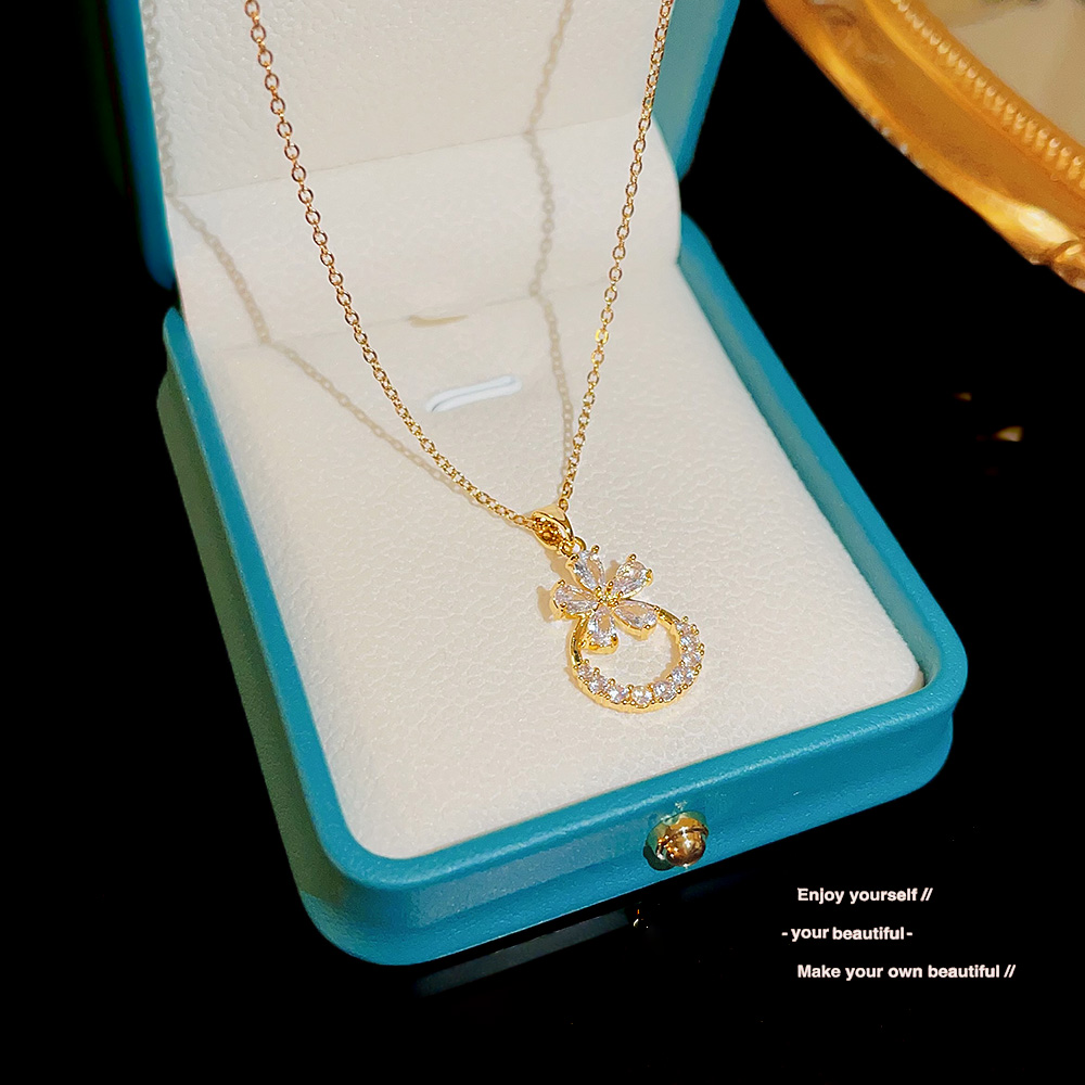 Elegant Circle Petal Titanium Steel Plating 18k Gold Plated Pendant Necklace display picture 2