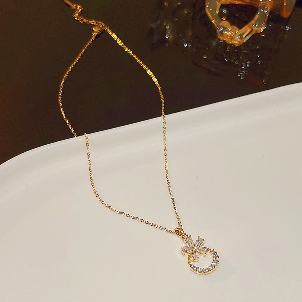 Elegant Kreis Blütenblatt Titan Stahl Überzug 18 Karat Vergoldet Halskette Mit Anhänger display picture 6