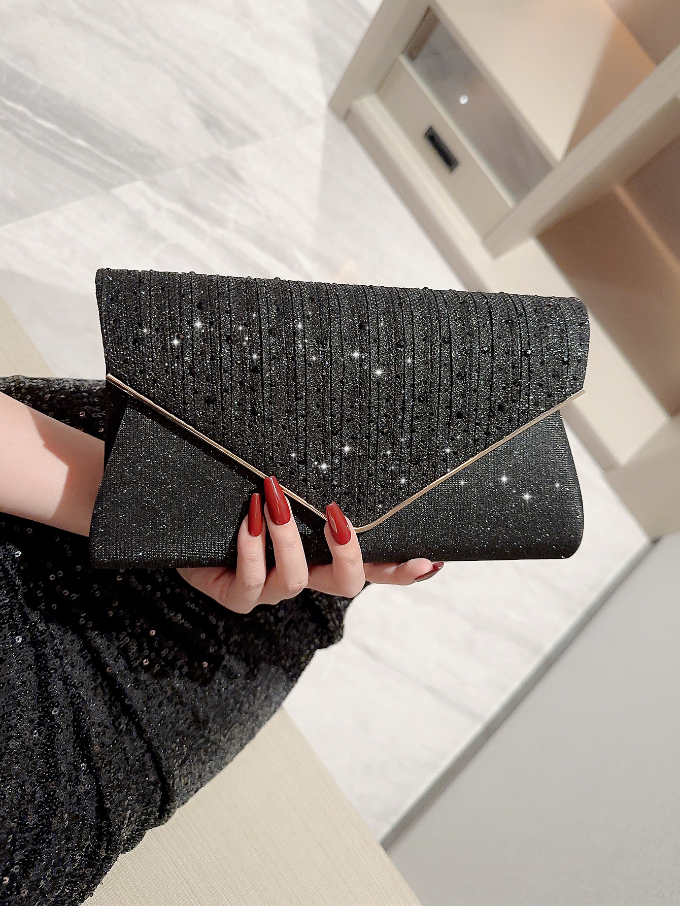Gold Black Polyester Solid Color Sequins Square Evening Bags display picture 8