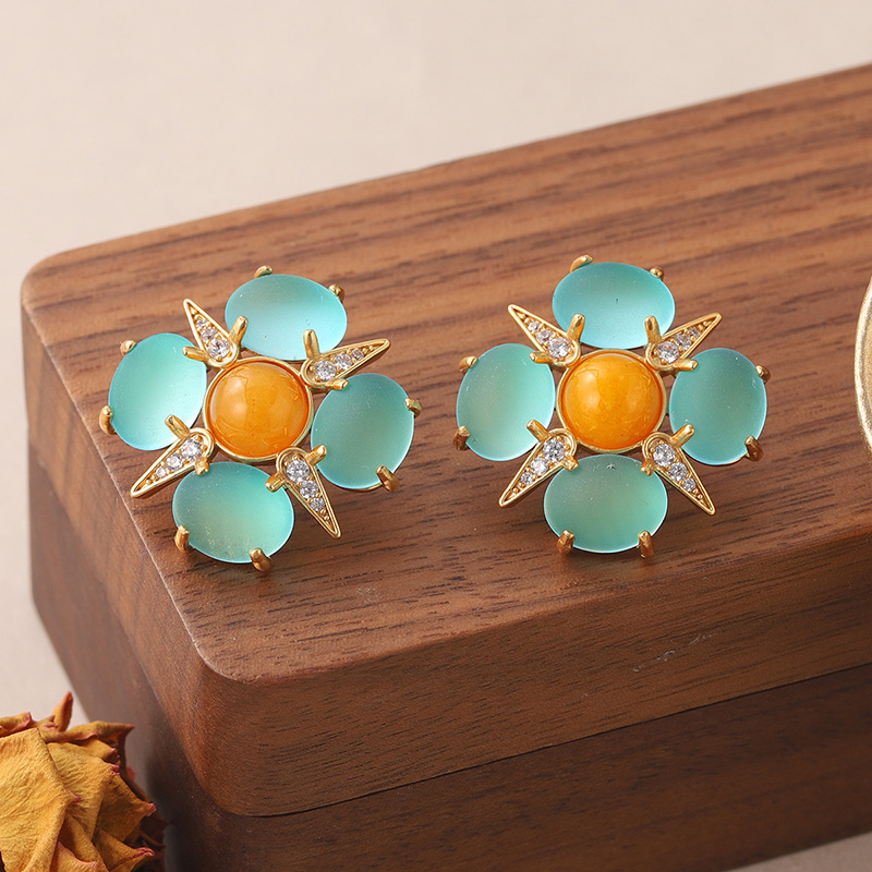 1 Pair Vintage Style Simple Style Star Flower Inlay Copper Natural Stone Glass Zircon Ear Studs display picture 4