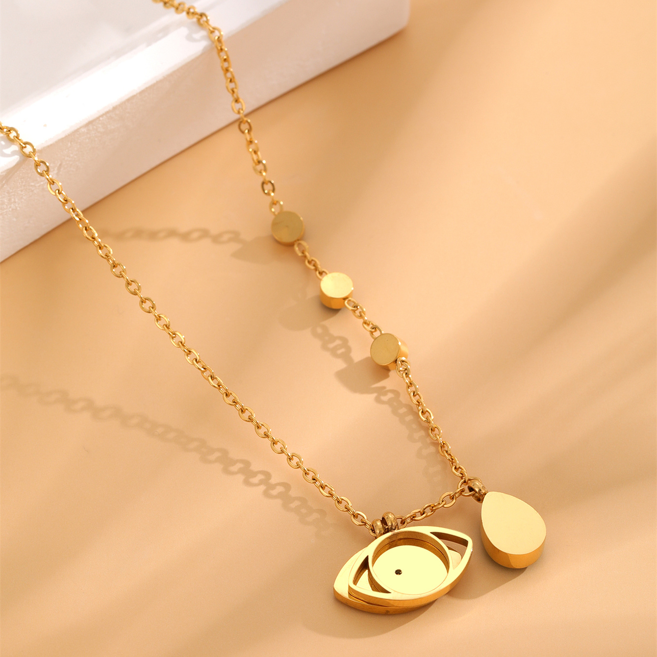 304 Stainless Steel 18K Gold Plated Simple Style Plating Inlay Devil's Eye Water Droplets Rhinestones Pendant Necklace display picture 3