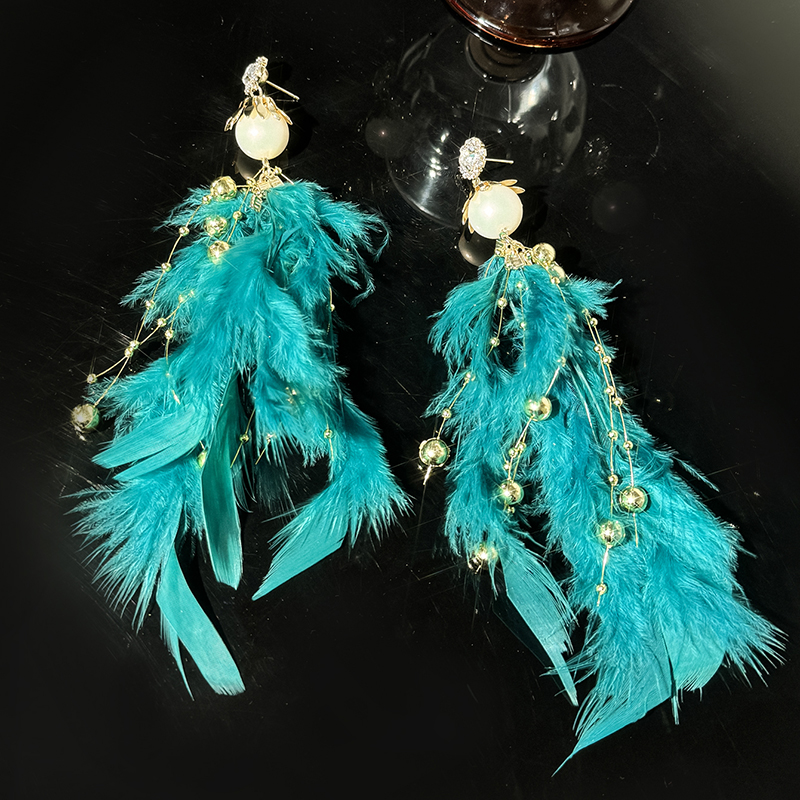 1 Pair Fairy Style Elegant Luxurious Geometric Tassel Plating Inlay Alloy Feather Artificial Rhinestones Artificial Pearls Drop Earrings display picture 2