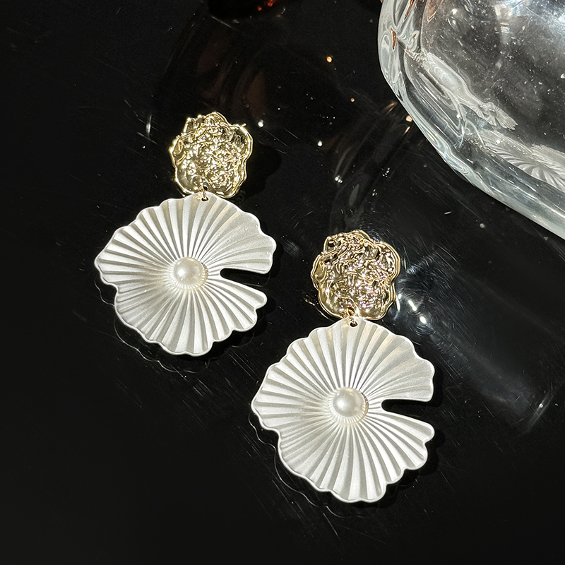 1 Paar Elegant Luxuriös Blume Überzug Inlay Legierung Künstliche Perlen Tropfenohrringe display picture 5