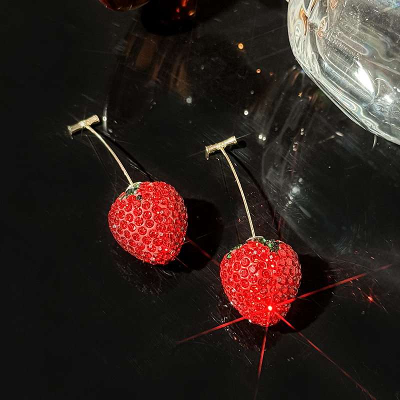 1 Pair Elegant Sweet Strawberry Inlay Alloy Artificial Rhinestones Drop Earrings display picture 3
