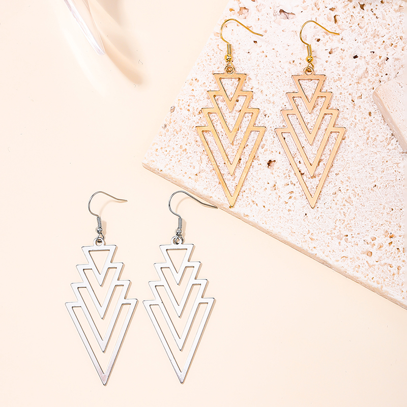 1 Pair Simple Style Classic Style Triangle Plating Iron Drop Earrings display picture 1