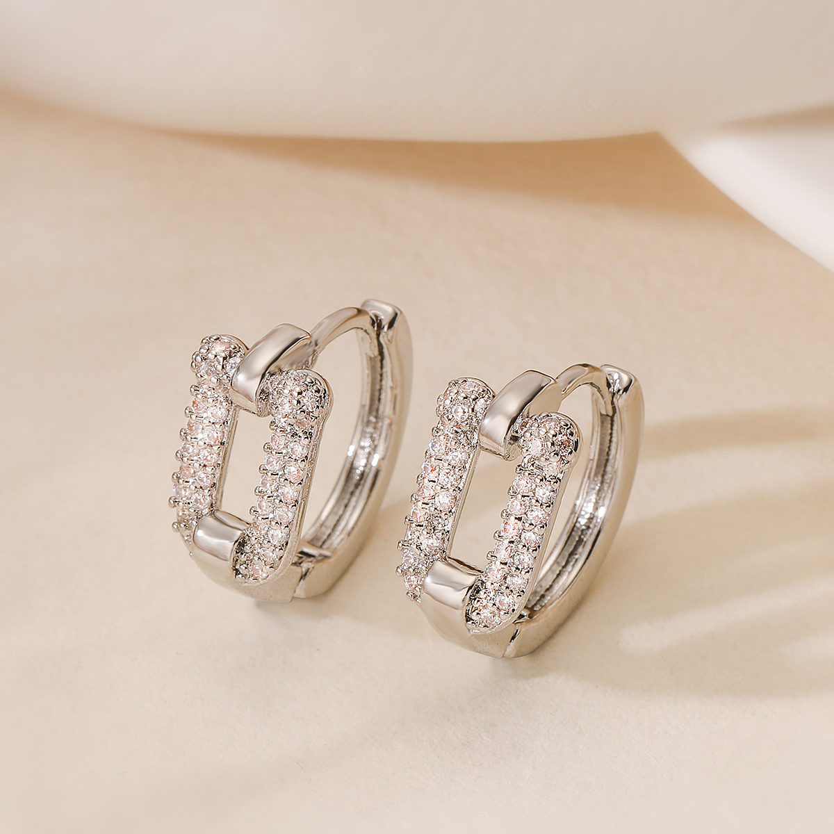 1 Piece Ig Style Simple Style Geometric Plating Inlay Copper Zircon Earrings display picture 3