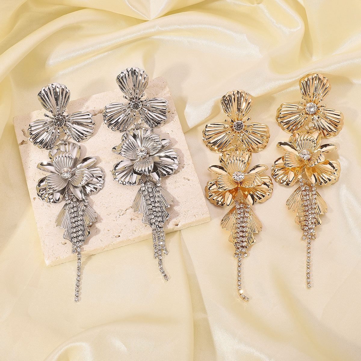 1 Pair Casual Elegant Flower Tassel Alloy Rhinestones Drop Earrings display picture 5