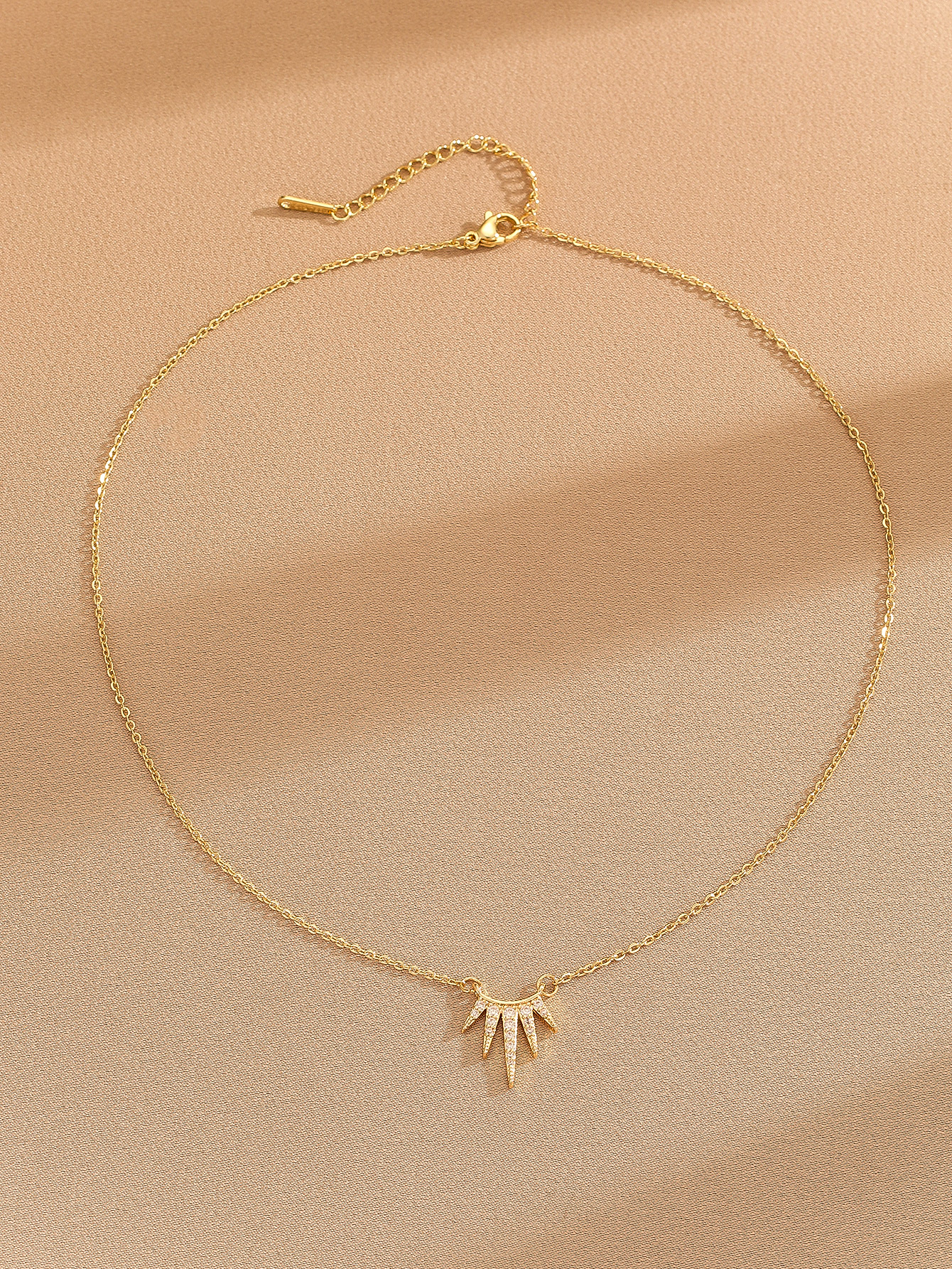 Simple Style Sun Copper Zircon Pendant Necklace display picture 6